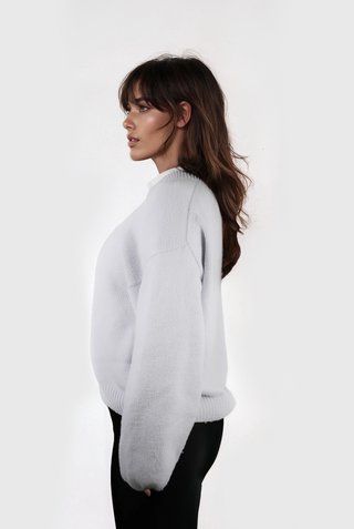 Chunky knit sweater knitted with the no 002 Knitting Pattern from Grivette Design