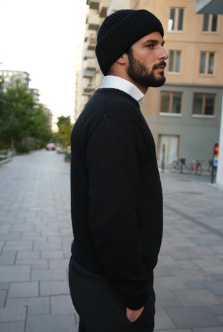 Crewneck Sweater knitted with the 003 knitting pattern from Grivette Design