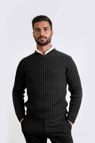 Men's V-neck Sweater knitted with knitting pattern no 007 from Grivette Design