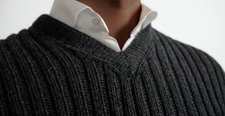 Men's V-neck Sweater knitted with knitting pattern no 007 from Grivette Design