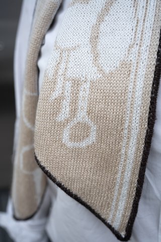 Scarf knitted from Grivette Design's knitting pattern no 012